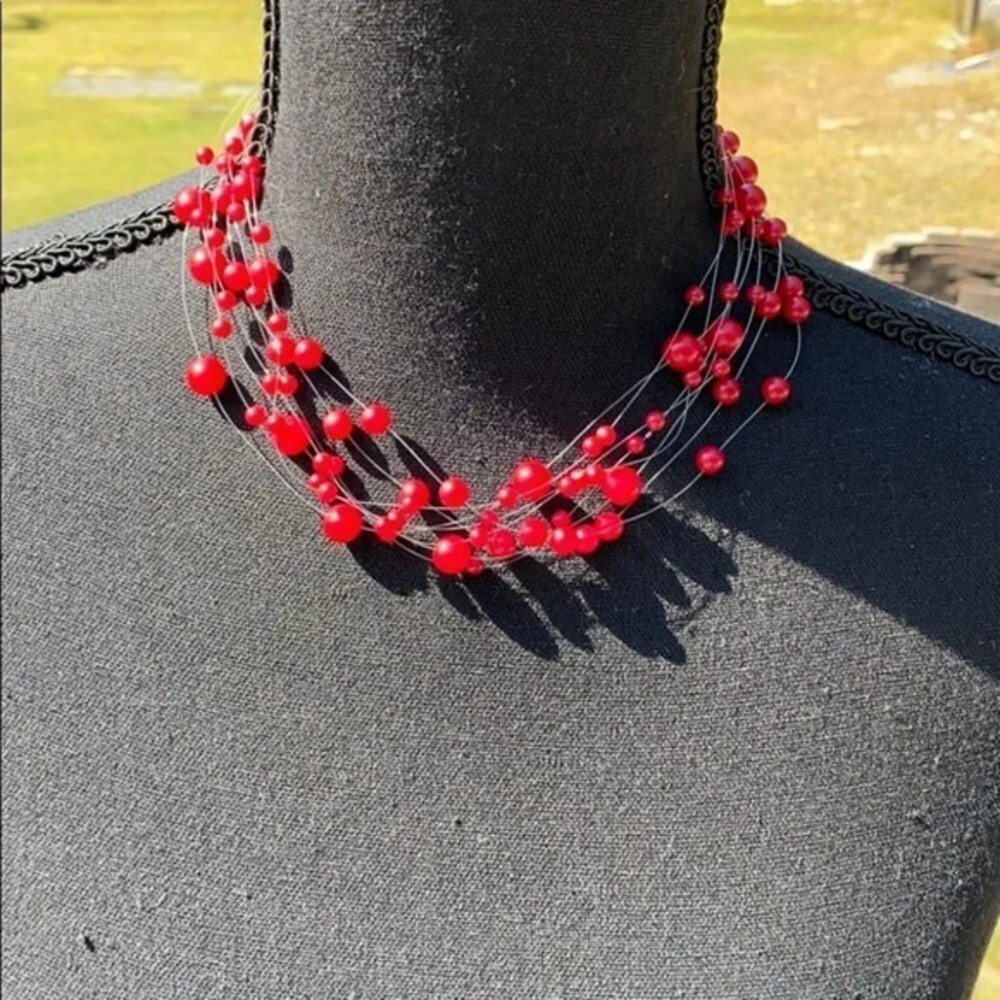 Floating red‎ beads necklace